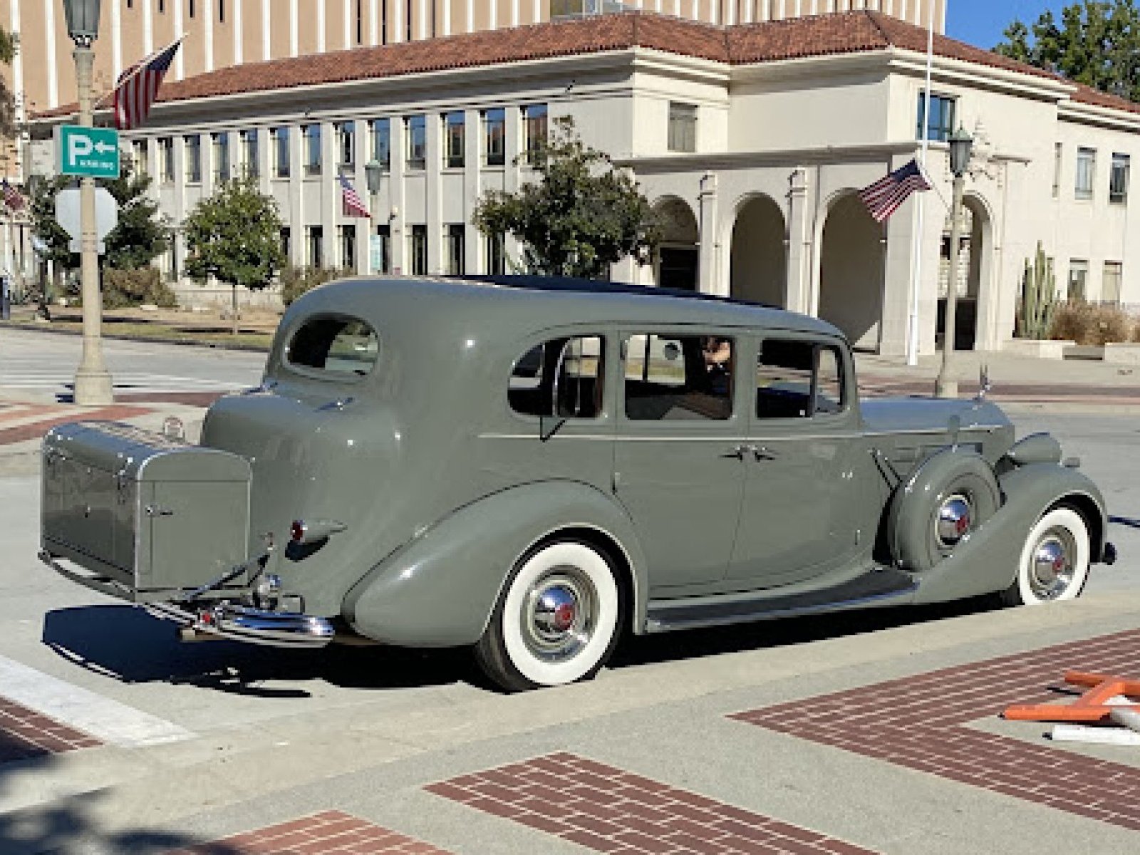 1937 Packard 1508