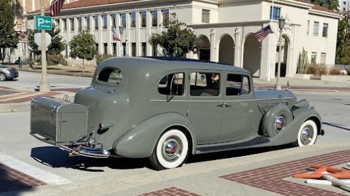 1937 Packard 1508