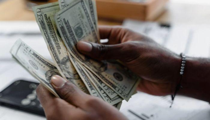 Dollar rises to N755 on increased demand